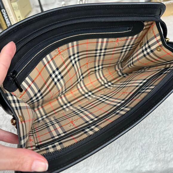 Burberrys Vintage leather crossbody Clutch or shoulder bag or crossbody - Picture 12 of 15